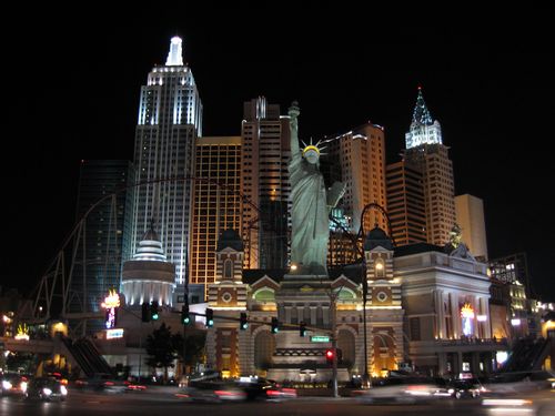 Las Vegas Night at Night (palo-alto_img_1956.jpg) wird geladen. Eindrucksvolle Fotos von der Westküste Amerikas erwarten Sie.